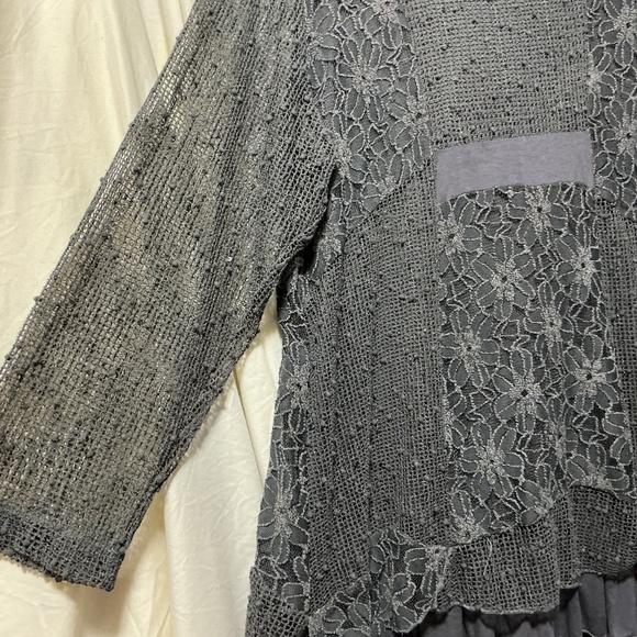 Womens tunics - Picture 4 of 8